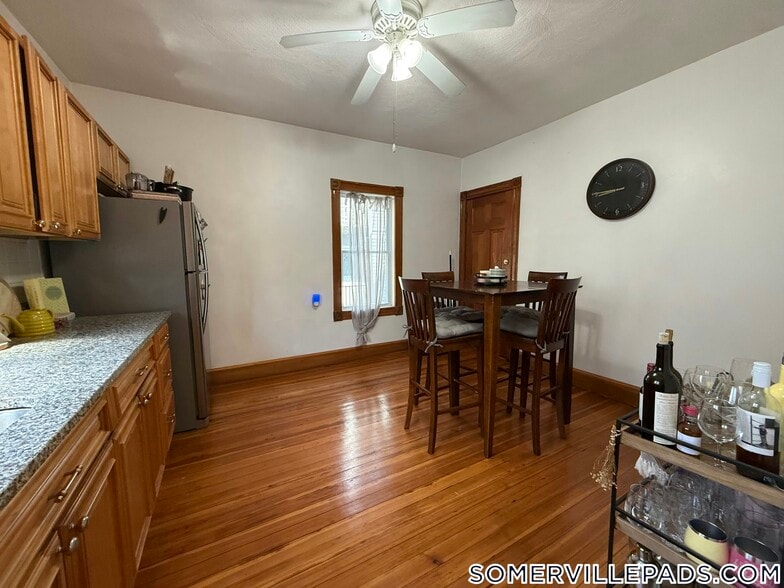 Building Photo - 10 Dickson St