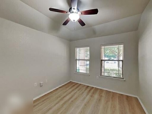 Building Photo - 5833 Zachary Scott St