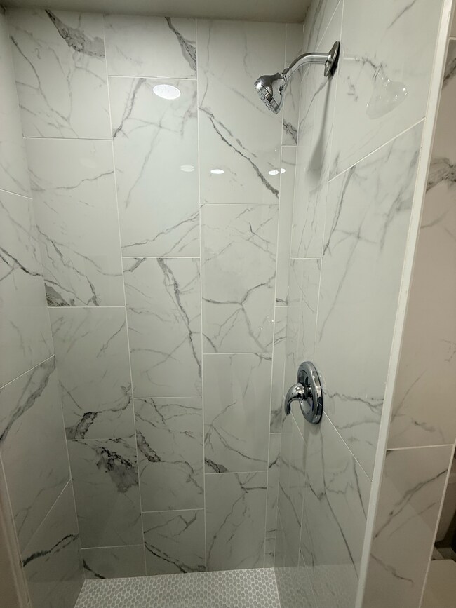 Building Photo - 5308 E Madison Ave Tulsa Ok