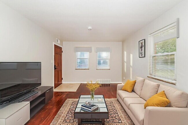 Building Photo - 20231 Crystal Ave