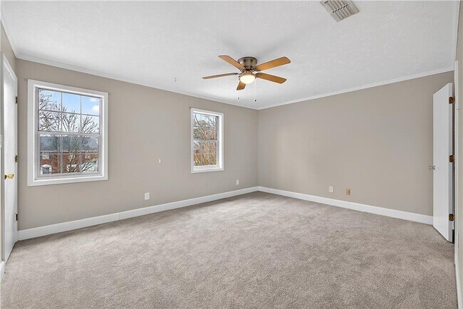 Building Photo - 679 Anderson Walk