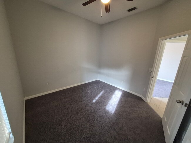 Building Photo - 5403 Loma Vista Loop