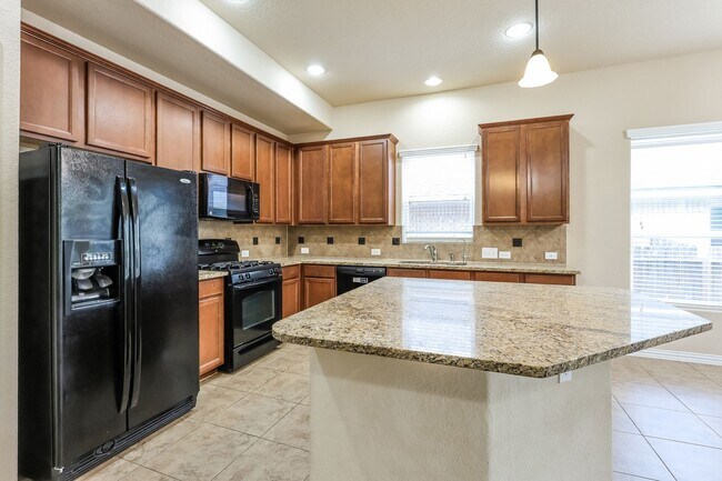 Building Photo - Charming Home In Gated Community