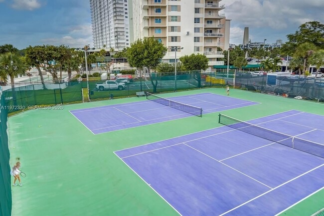 Building Photo - 100 Bayview Dr