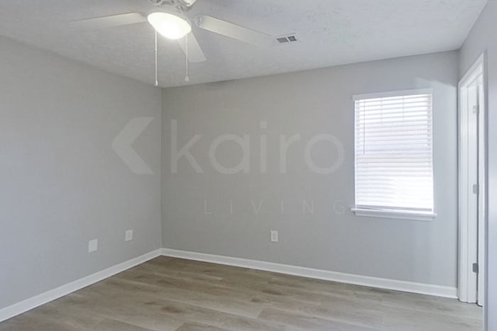 Building Photo - 250 Deer Pkwy
