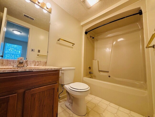 Building Photo - 1300 Cedar Ridge Dr
