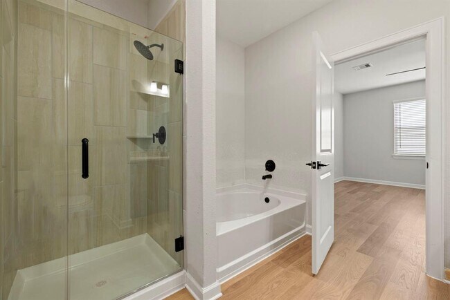 Building Photo - 3121 Banyan Dr