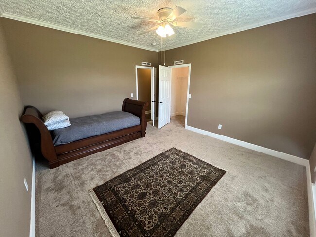 Building Photo - FURNISHED, Horse Farm Dream House