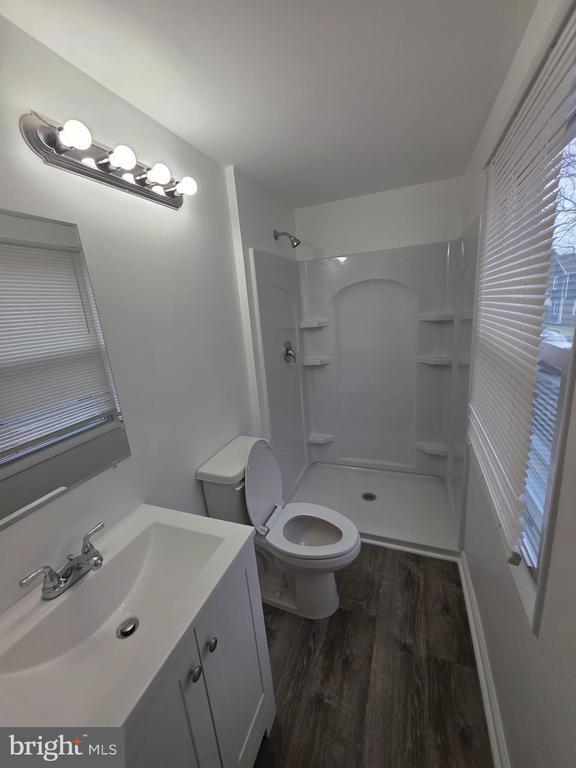 Building Photo - 14 East Ct