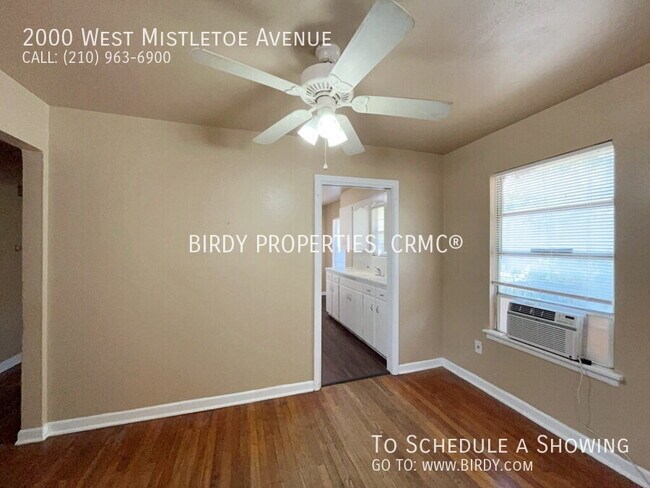 Building Photo - 2000 W Mistletoe Ave