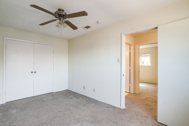 Building Photo - One side of 2 story duplex available-  3 b...