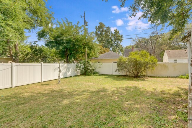 Building Photo - Newly Renovated Home For Rent NOW!!