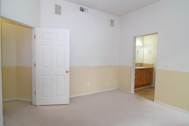 Building Photo - 1754 NE Ashberry Dr