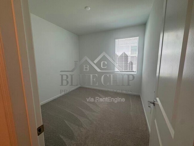 Building Photo - 2563 Rider Rain Ln
