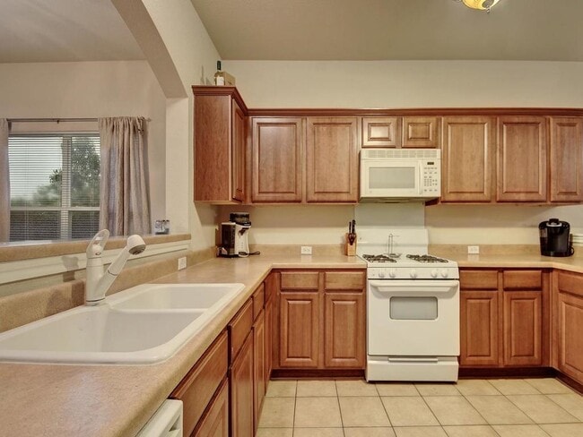 Building Photo - 1841 Amberwood Loop