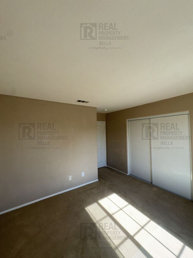 Building Photo - 756 Conlon Dr
