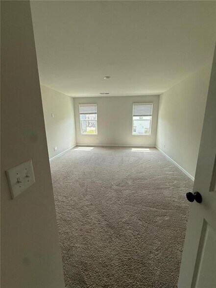 Building Photo - 5223 Canberra Dr