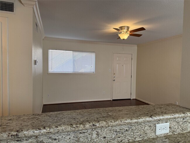 Building Photo - 1530 Heights Blvd