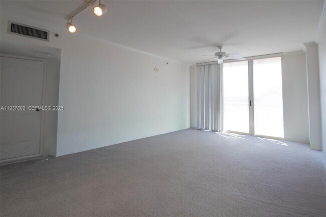 Building Photo - 2665 SW 37th Ave