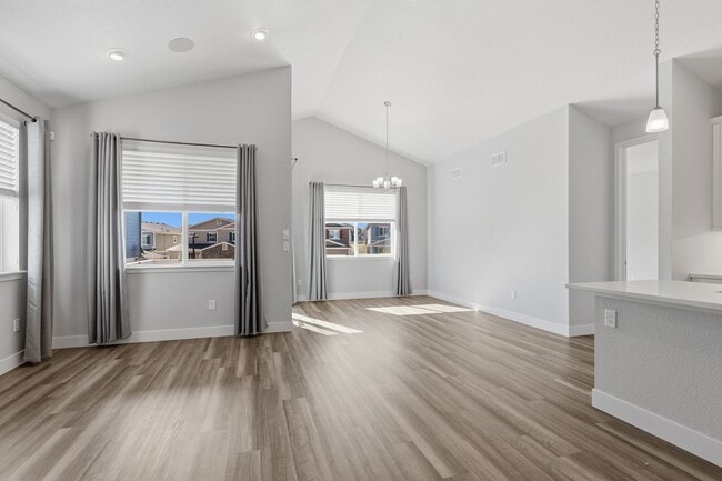 Building Photo - Castle Rock - Rancher 4 bed 3 bath in Crystal Valley!