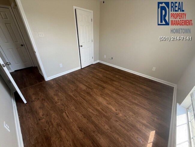 Building Photo - 2993 Wildwood Dr