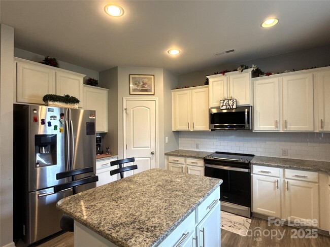 Building Photo - 10426 Kempsford Dr