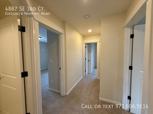 Building Photo - 4887 SE 3rd Ct