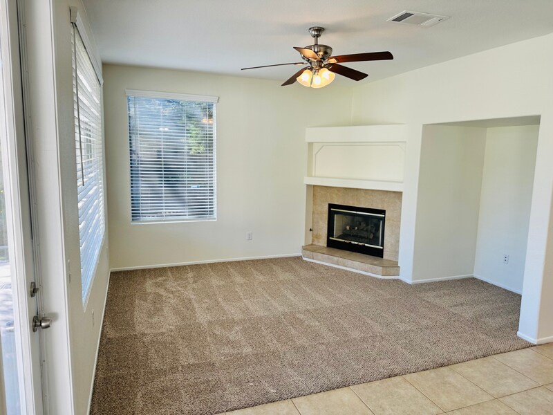 Building Photo - 807 Allen Dr