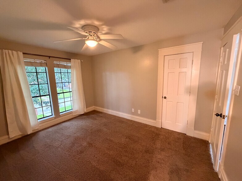 Building Photo - 6035 Spring Creek Grove Ln