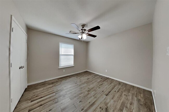 Building Photo - 21922 Willow Shade Ln