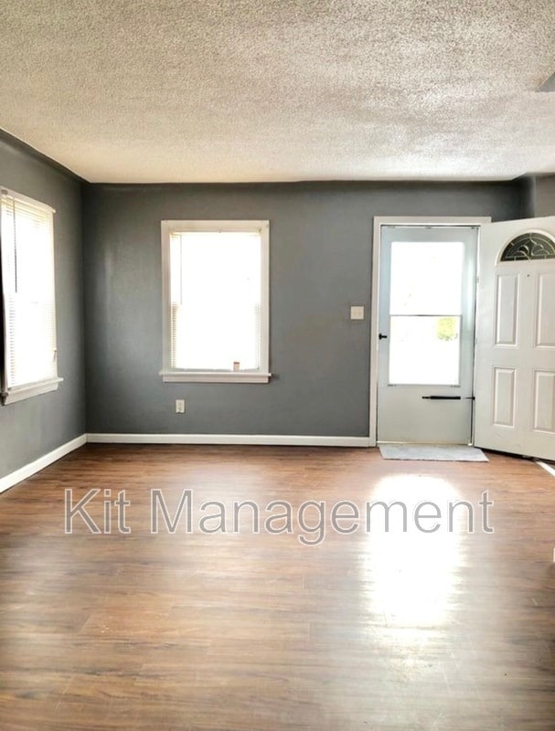 Building Photo - 1338 Crestwood Rd