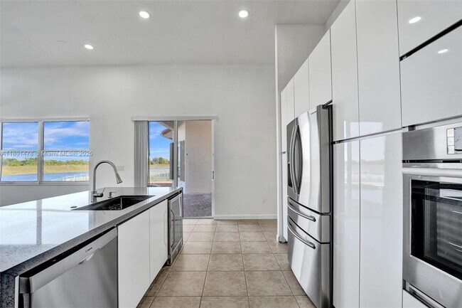 Building Photo - 3360 SW 195th Terrace