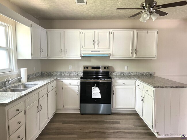 Building Photo - 1169 Sandy Beach Dr