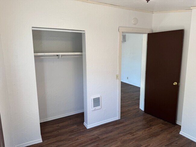 Building Photo - Charming 2-bedroom, 1-bath home in Cottage Grove!