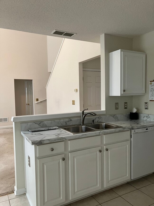Building Photo - 1 E Okaloosa Way