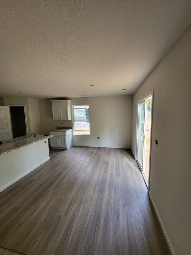 Building Photo - Beautiful Home in Great Location!