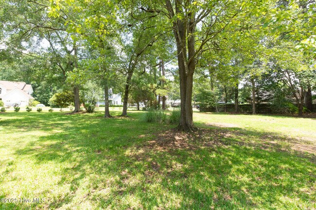 Building Photo - 110 Deerfield Rd