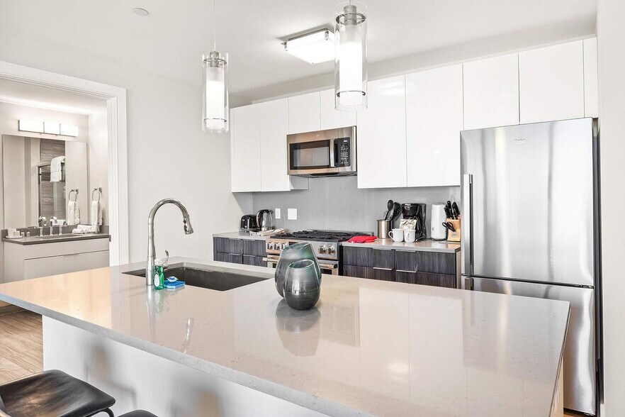 Building Photo - 355 Atlantic St