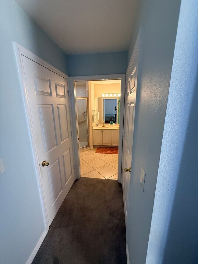 Building Photo - Waterfront Condo 3/2/1 - FULLY FURNISHED! - (Available annually or monthly)