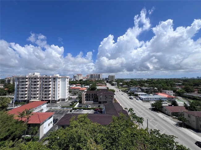 Building Photo - 50 Menores Ave