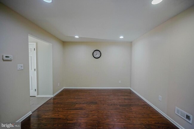 Building Photo - 3908 Grenwich Ln