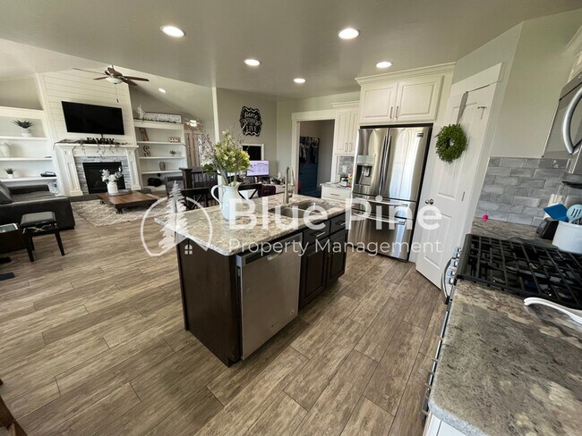 Building Photo - 6028 Fox Run Dr