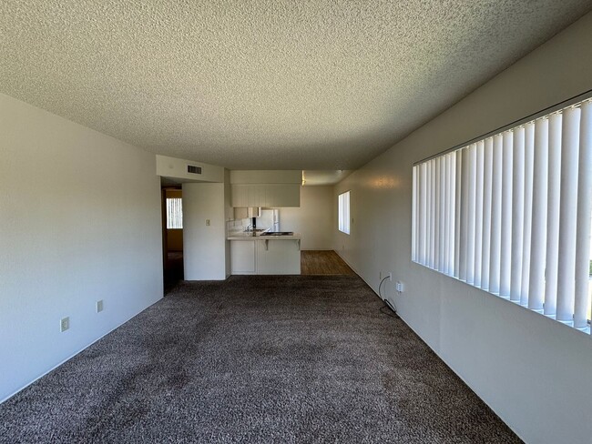 Building Photo - Super cute two bedroom!
