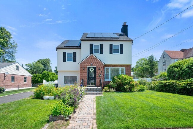 Building Photo - 82 Linden Ave
