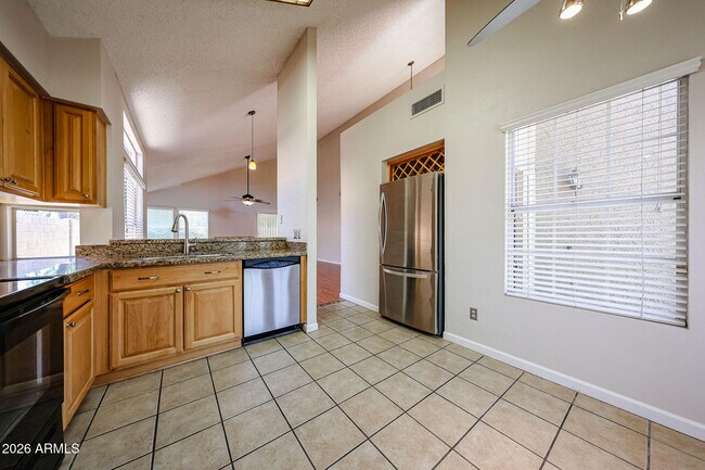 Building Photo - 3305 E Wildwood Dr