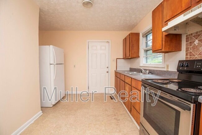 Building Photo - 3821 Selma Ave