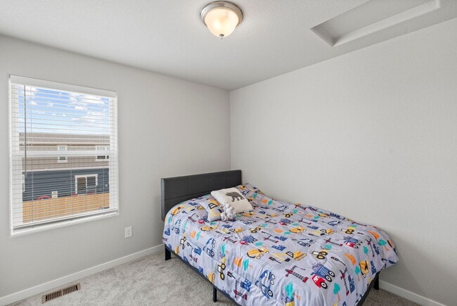 Building Photo - Modern 4BD/3BA Home with Covered Balcony &...