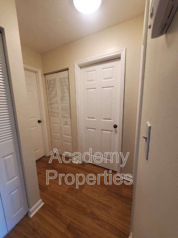 Building Photo - 200 Sheraton Ct