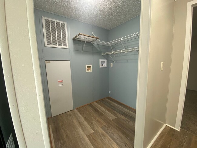 Building Photo - 1705 Creason Dr