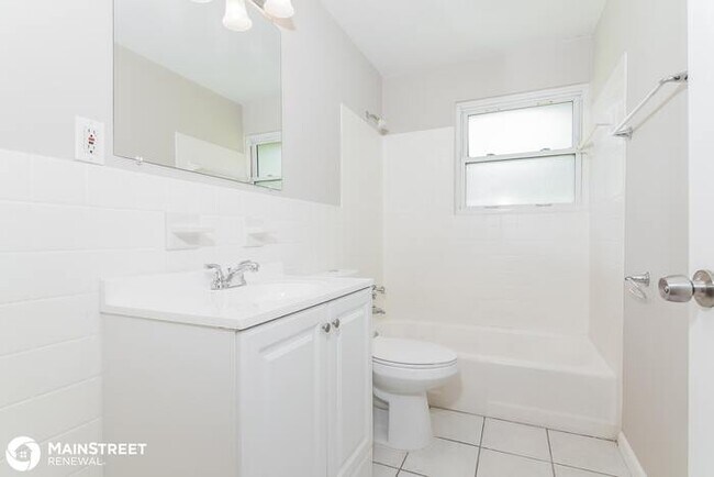 Building Photo - 10401 Trask Dr, Dellwood, MO 63136
